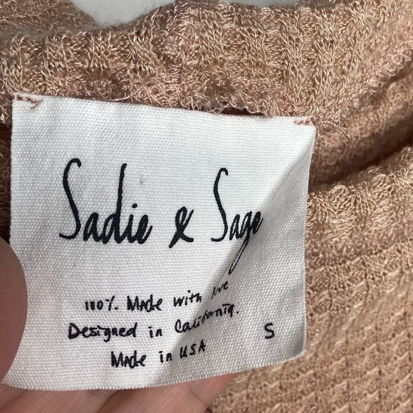 Sadie & Sage off the shoulder Thermal Top - Picture 4 of 8